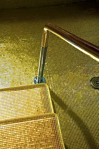Pastilha, Efeito ouro e metais preciosos, Cor amarelo, Vidro, 32.7x32.7 cm, Superfície brilhante